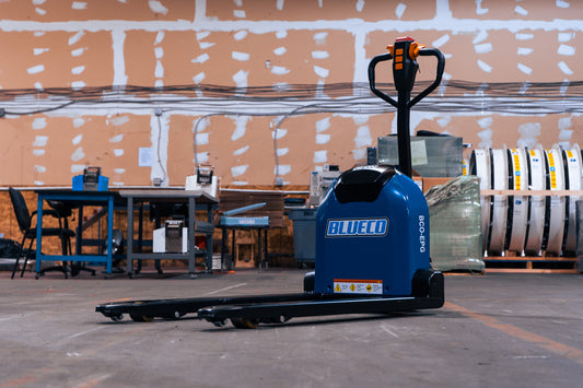 How a Pallet Truck Can Optimize Your Warehouse Operations