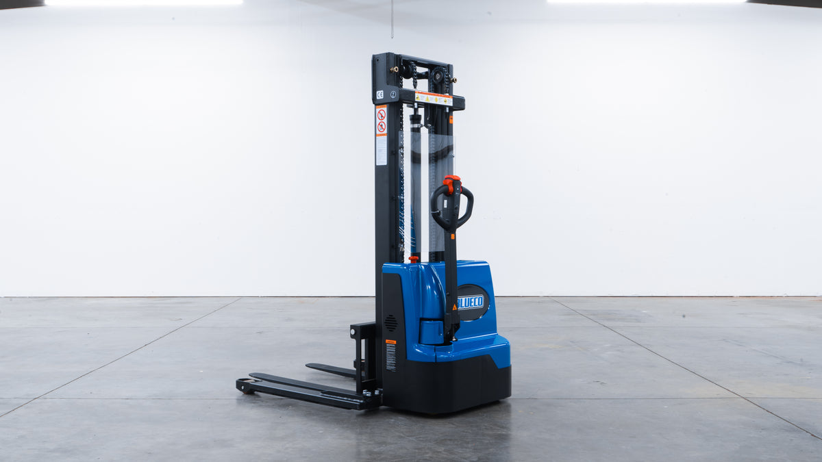 Walkie Straddle Leg Pallet Stackers vs Forklifts – BLUECO