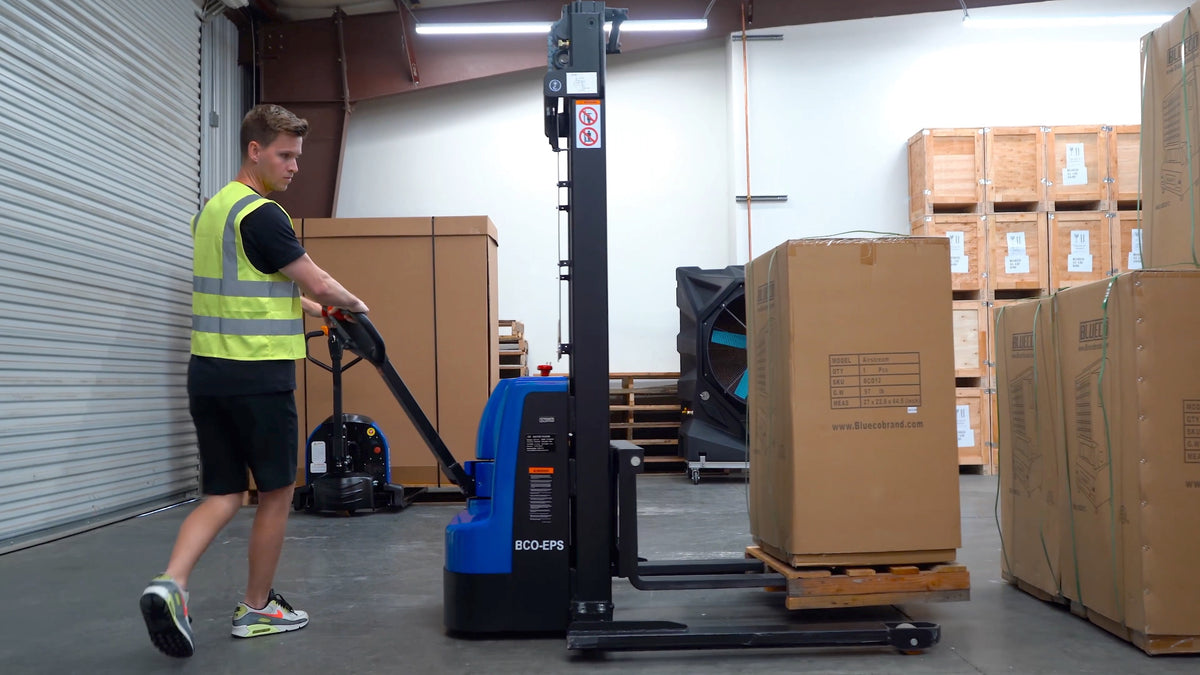 Safety Tips for Operating a Straddle leg pallet Stacker in Any Facilit ...
